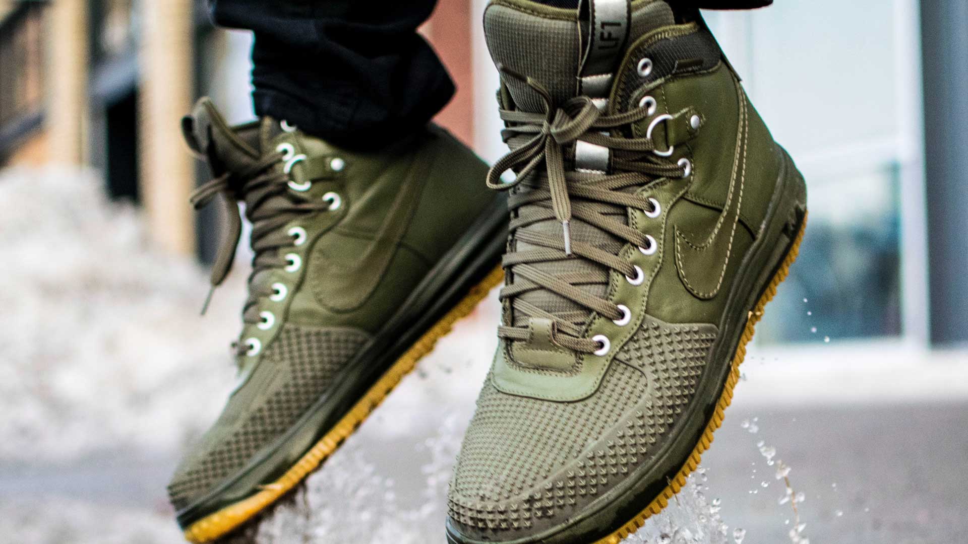 When,-Why-&-How-to-Wear-Snow-Boots-with-Style-on-DailyMirror