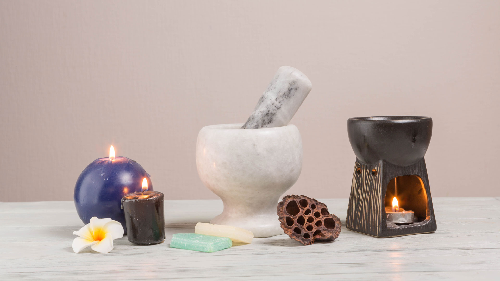 Top-10-Home-Fragrance-Trends-to-Watch-in-2024-On-DailyMirror